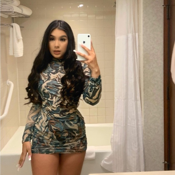 Meet your Posher, Lupita - Picture 2 of 6